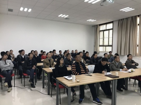 十大外围足球平台app组织新进教师进行首聘期满述职汇报